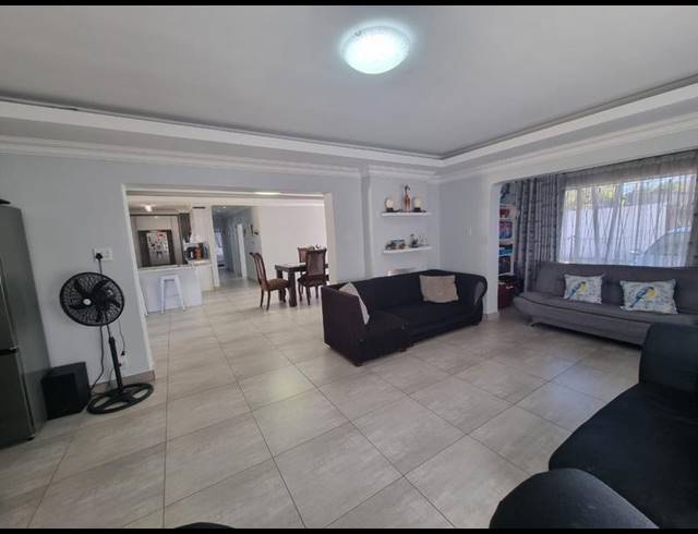 3 BEDROOM HOUSE FOR SALE IN RACEVIEW